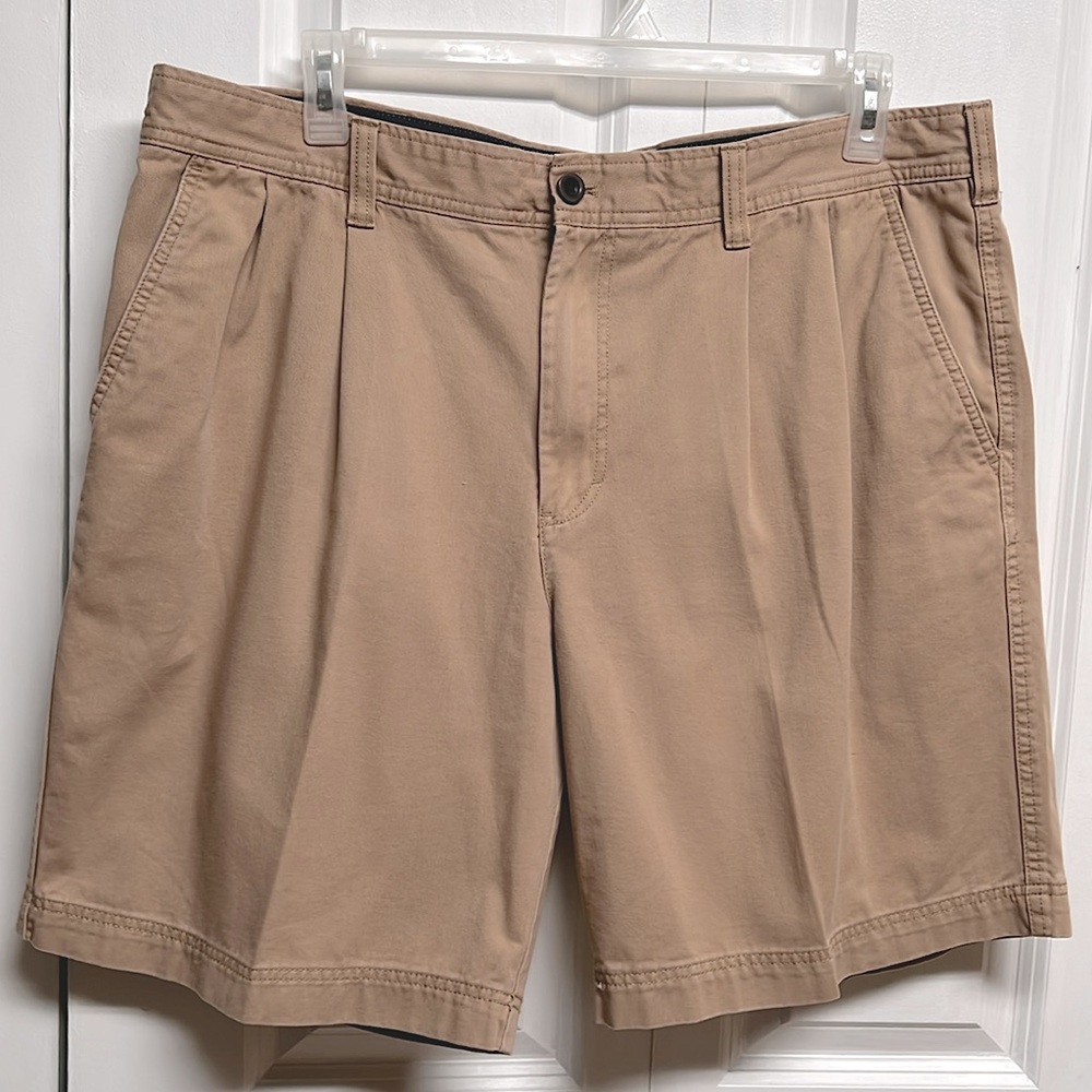IZOD Saltwater Tan Pleated 4 Pocket Khaki Shorts Size 40